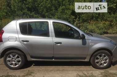 Хэтчбек Dacia Sandero 2009 в Сумах