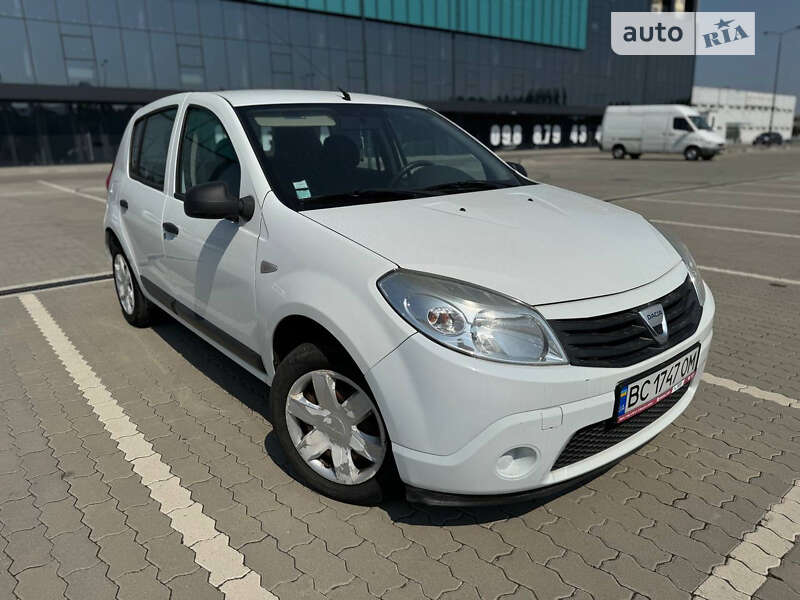 Хетчбек Dacia Sandero 2010 в Львові