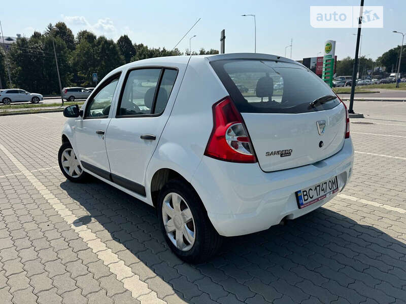 Хетчбек Dacia Sandero 2010 в Львові