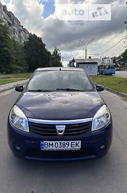 Хэтчбек Dacia Sandero 2009 в 