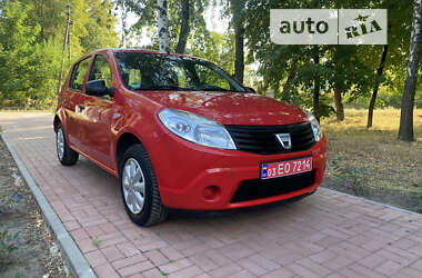 Хетчбек Dacia Sandero 2010 в Хоролі