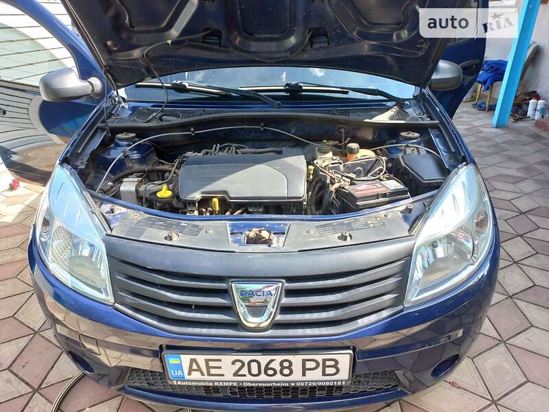 Хетчбек Dacia Sandero 2012 в Павлограді