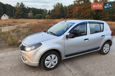 Хэтчбек Dacia Sandero 2009 в Чигирине