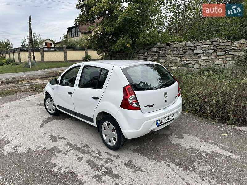 Хетчбек Dacia Sandero 2009 в Кам'янець-Подільському