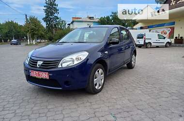 Хэтчбек Dacia Sandero 2009 в Луцке