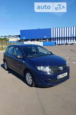 Хэтчбек Dacia Sandero 2013 в Ровно