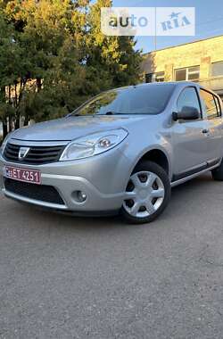 Хетчбек Dacia Sandero 2011 в Ніжині