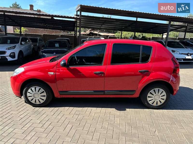 Хэтчбек Dacia Sandero 2009 в Кривом Роге