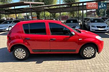 Хэтчбек Dacia Sandero 2009 в Кривом Роге