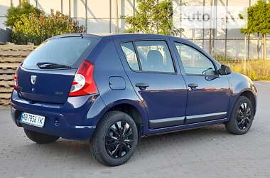 Хэтчбек Dacia Sandero 2009 в Виннице