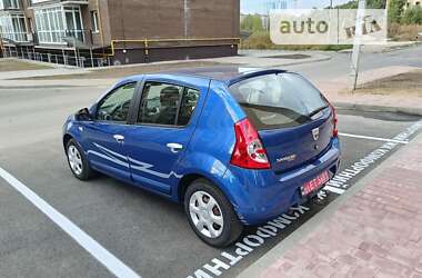 Хетчбек Dacia Sandero 2009 в Чернігові