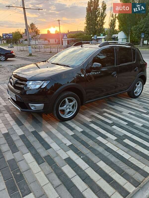 Внедорожник / Кроссовер Dacia Sandero 2013 в Николаеве