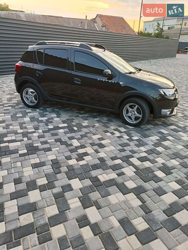 Внедорожник / Кроссовер Dacia Sandero 2013 в Николаеве