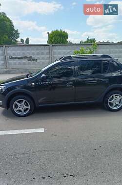 Внедорожник / Кроссовер Dacia Sandero 2013 в Николаеве