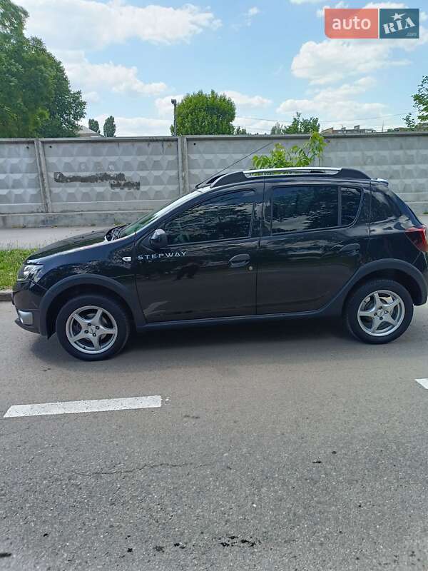 Внедорожник / Кроссовер Dacia Sandero 2013 в Николаеве