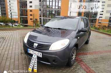 Хэтчбек Dacia Sandero 2009 в Ивано-Франковске