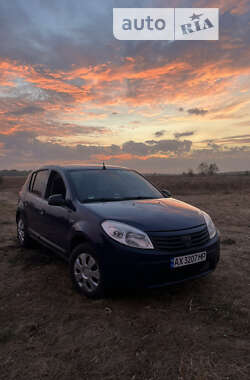 Хетчбек Dacia Sandero 2009 в Харкові