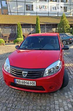 Хэтчбек Dacia Sandero 2011 в Ладыжине