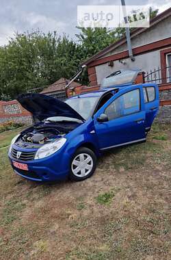 Хетчбек Dacia Sandero 2010 в Полтаві