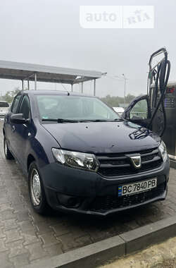 Хэтчбек Dacia Sandero 2015 в Львове