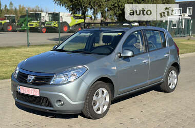 Хетчбек Dacia Sandero 2009 в Сумах