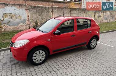 Хетчбек Dacia Sandero 2008 в Львові