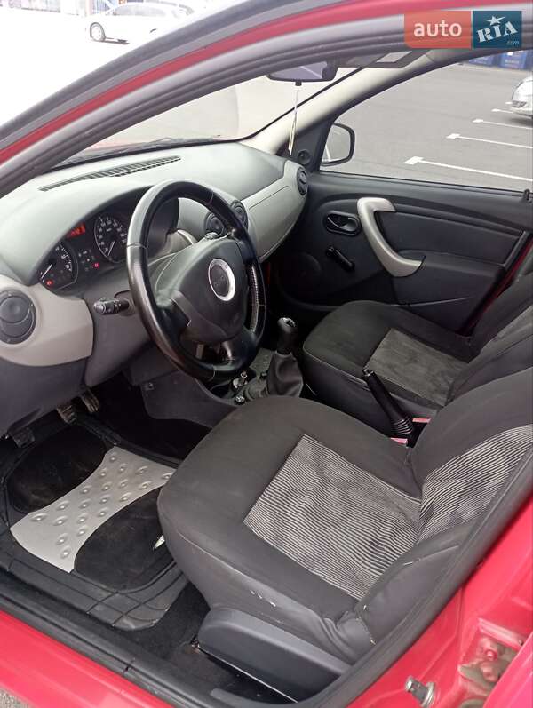 Хетчбек Dacia Sandero 2009 в Мукачевому