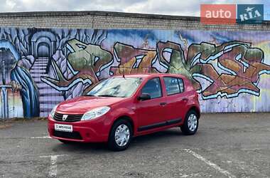 Хетчбек Dacia Sandero 2009 в Києві