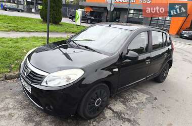 Хетчбек Dacia Sandero 2012 в Львові