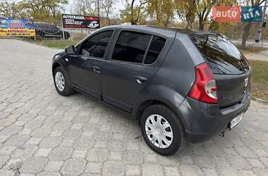 Хетчбек Dacia Sandero 2009 в Миколаєві