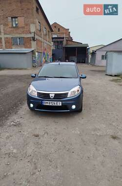 Хетчбек Dacia Sandero 2010 в Охтирці