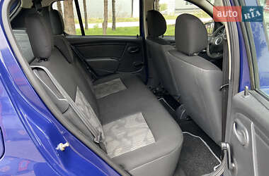 Хэтчбек Dacia Sandero 2008 в 