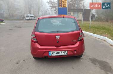 Хэтчбек Dacia Sandero 2009 в Львове