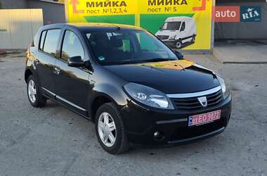 Хетчбек Dacia Sandero 2010 в Каневі