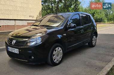 Хетчбек Dacia Sandero 2010 в Кривому Розі