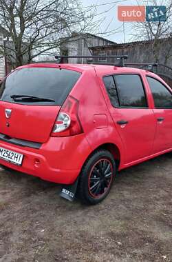 Хетчбек Dacia Sandero 2010 в Биківці
