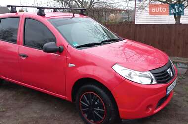 Хэтчбек Dacia Sandero 2010 в Быковке