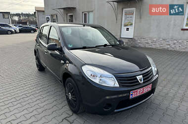 Хэтчбек Dacia Sandero 2009 в Луцке