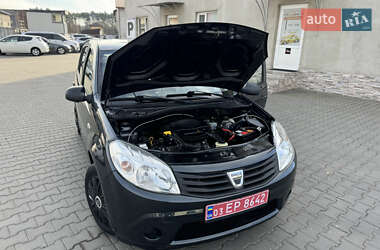 Хэтчбек Dacia Sandero 2009 в Луцке