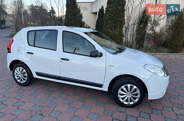 Хетчбек Dacia Sandero 2011 в Могилів-Подільському