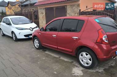 Хэтчбек Dacia Sandero 2009 в Львове