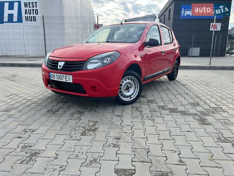 Хэтчбек Dacia Sandero 2010 в Луцке