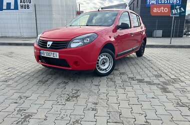 Хэтчбек Dacia Sandero 2010 в Луцке