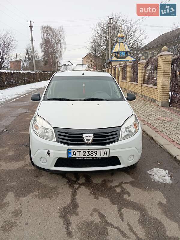 Хэтчбек Dacia Sandero 2008 в Коломые