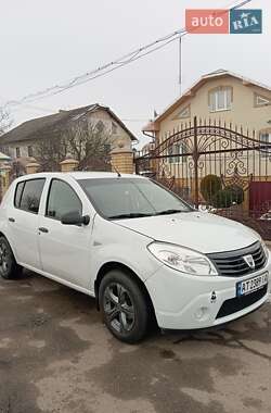 Хэтчбек Dacia Sandero 2008 в Коломые