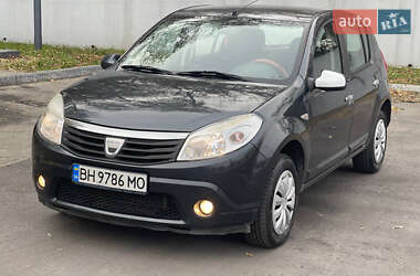 Хэтчбек Dacia Sandero 2009 в Одессе