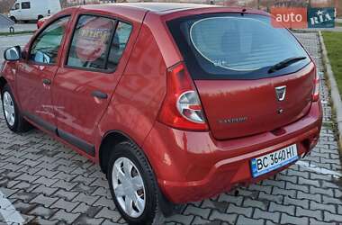 Хэтчбек Dacia Sandero 2012 в Винниках