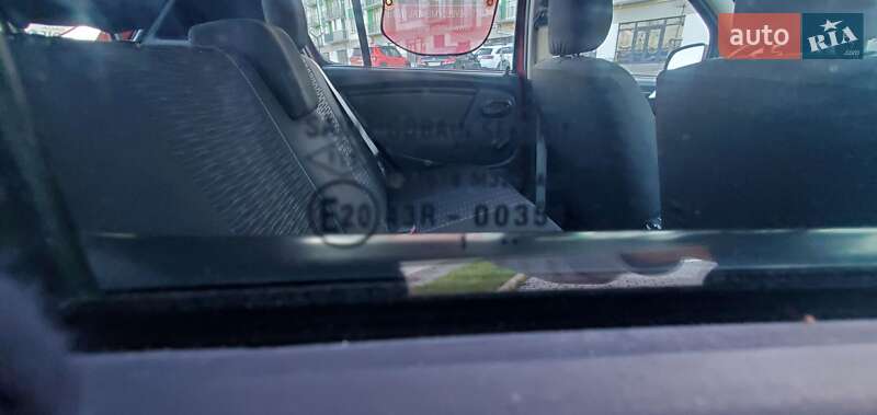 Хэтчбек Dacia Sandero 2012 в Винниках