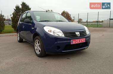 Хетчбек Dacia Sandero 2009 в Олександрії