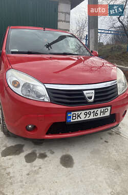 Хетчбек Dacia Sandero 2009 в Здолбуніві